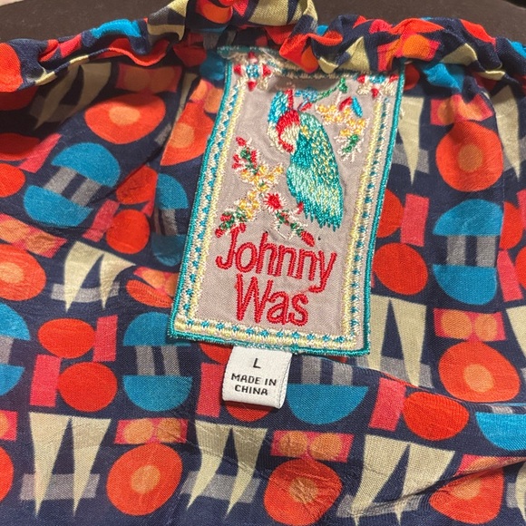 Johnny Was Bohemian Flowy Navy Floral Cold Shoulder Blouse Tropical Rayon Beachy - Picture 7 of 8